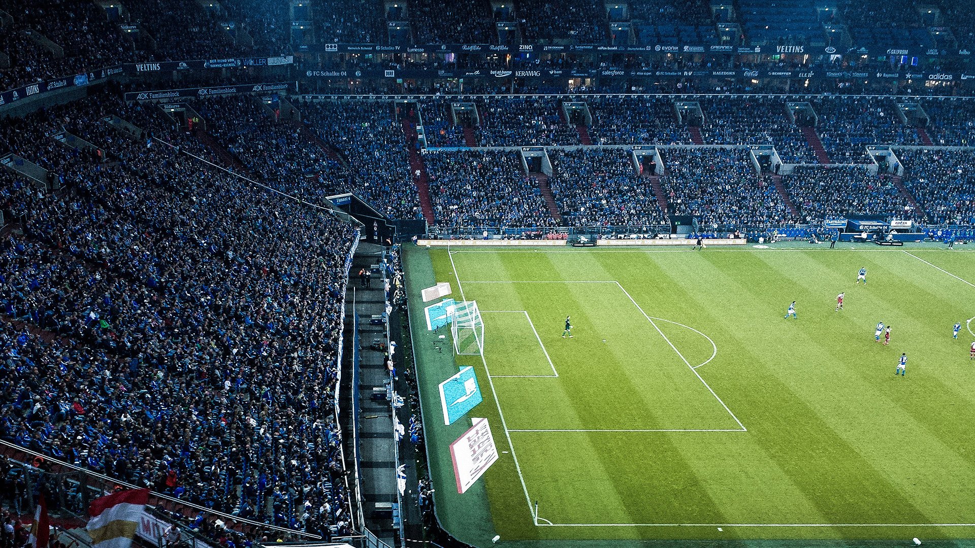 “马科斯·梅特罗的速度与力量,成为阿根廷美洲狮队防守的坚实保障”