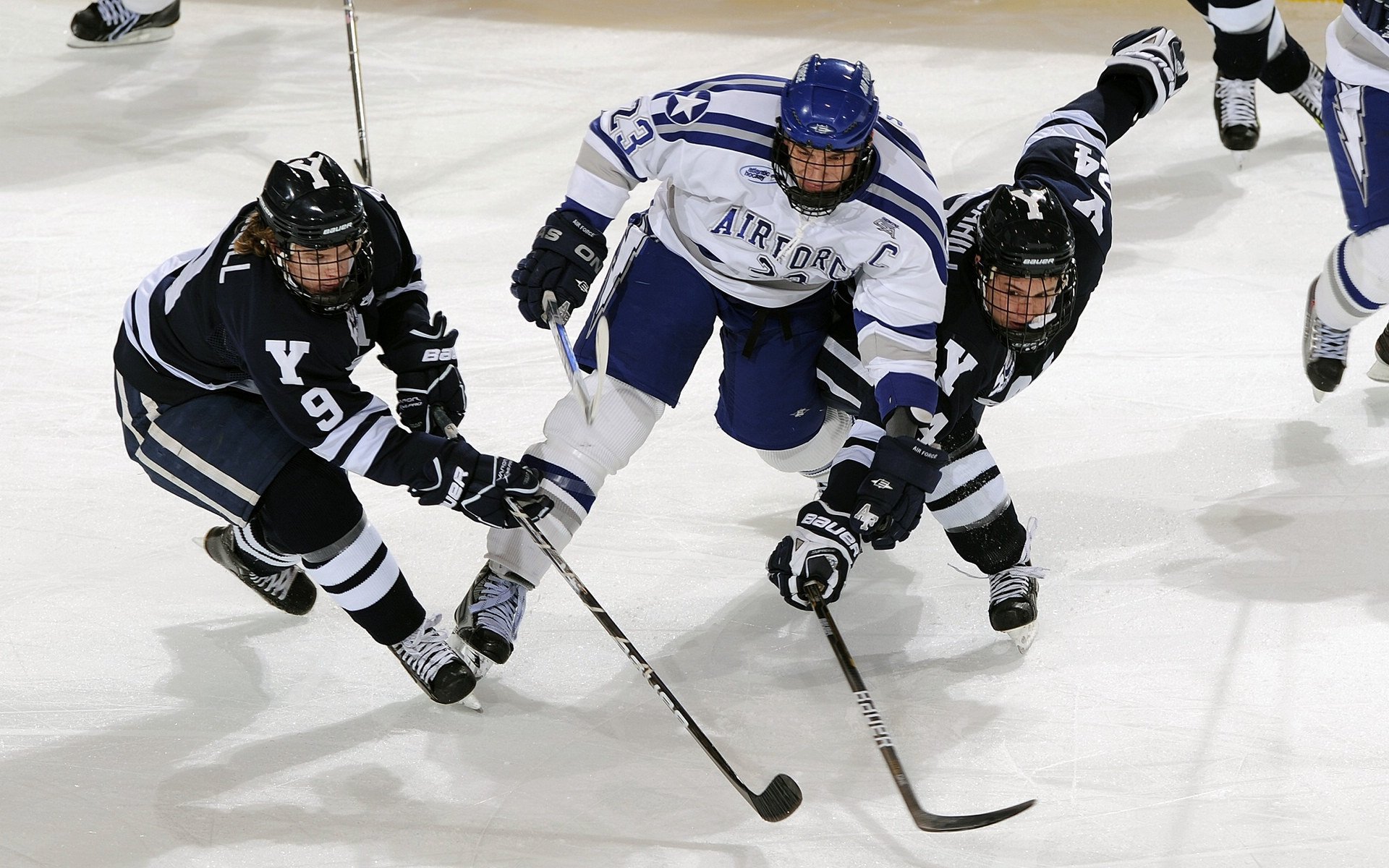 《英雄联盟》“全球预选”点燃战火，冠军激烈争夺！